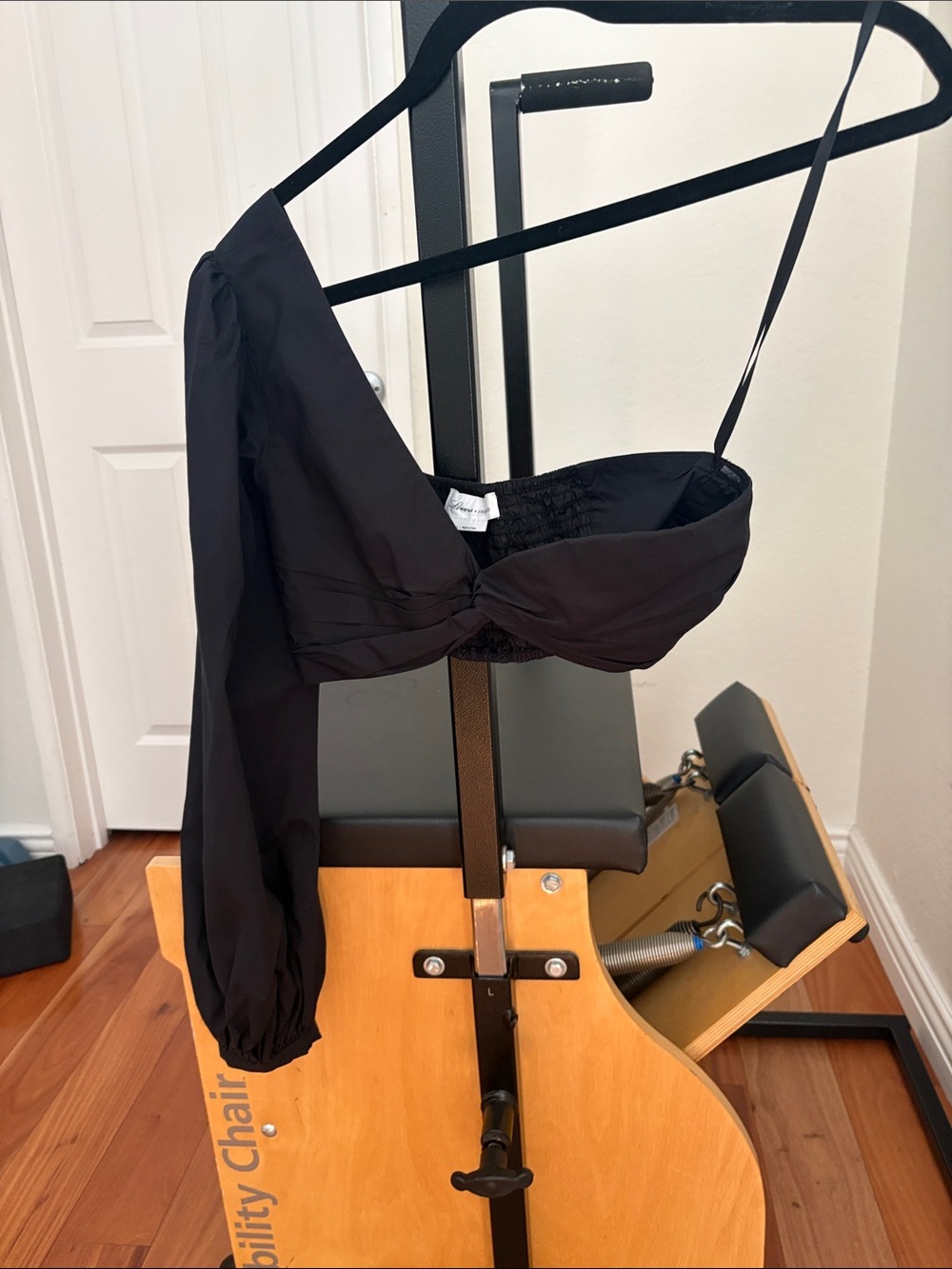 Lovers + Friends Black One-Shoulder Puff Sleeve Bandeau Top